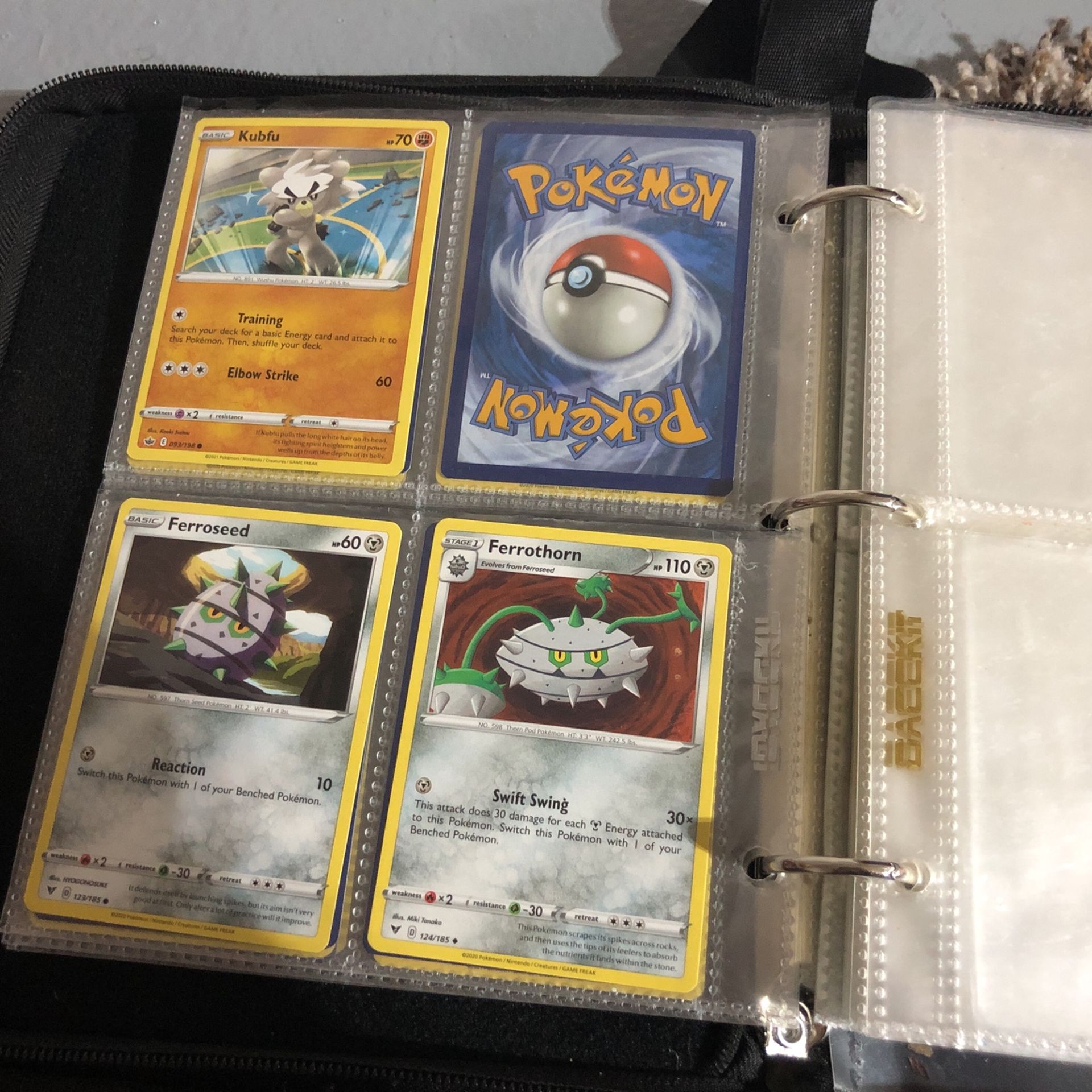 Pokémon Cards & Dacckit Card Binder