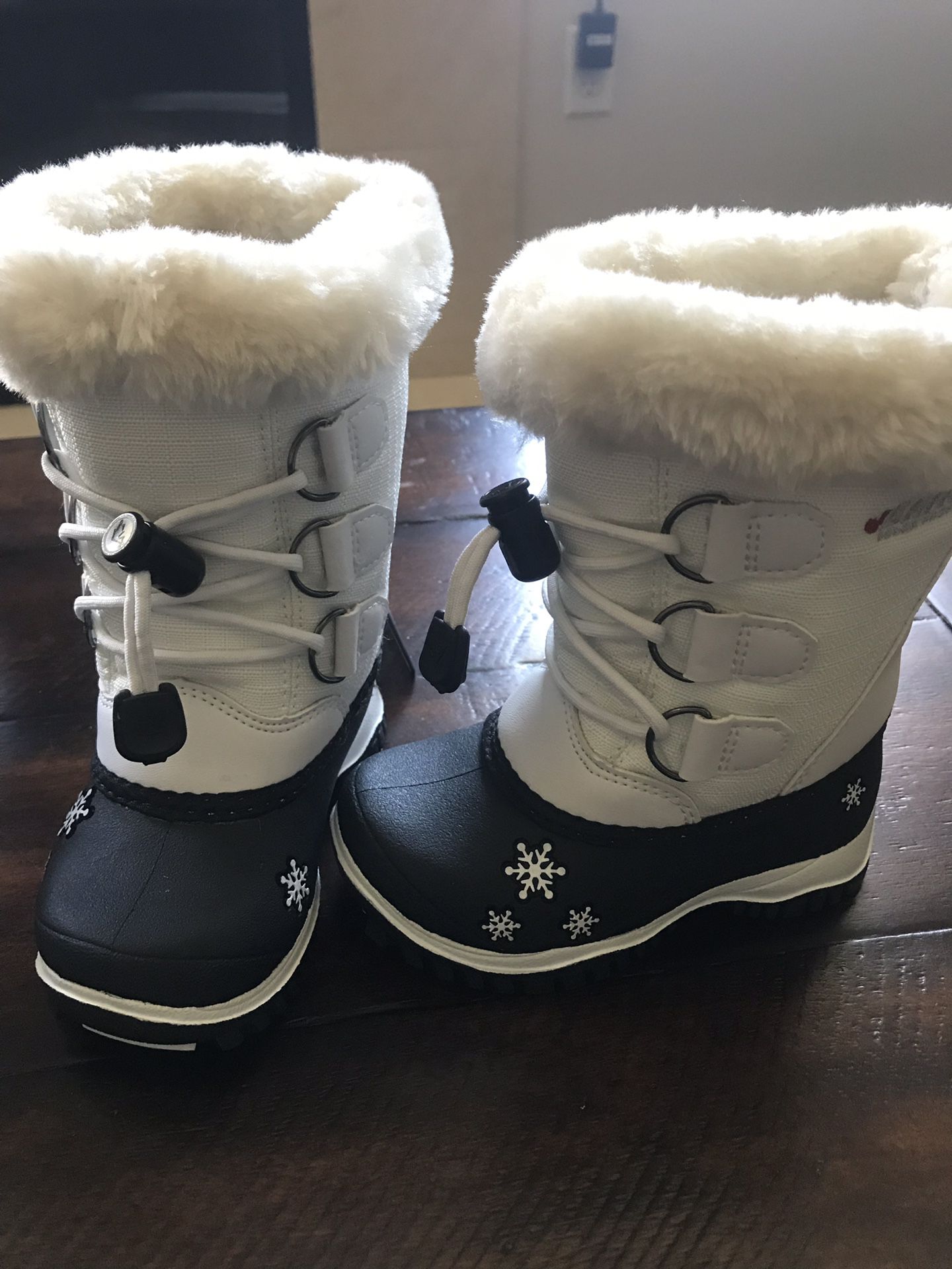 Toddler Size 5 Baffin Emma Snow Boots - Brand New in Box