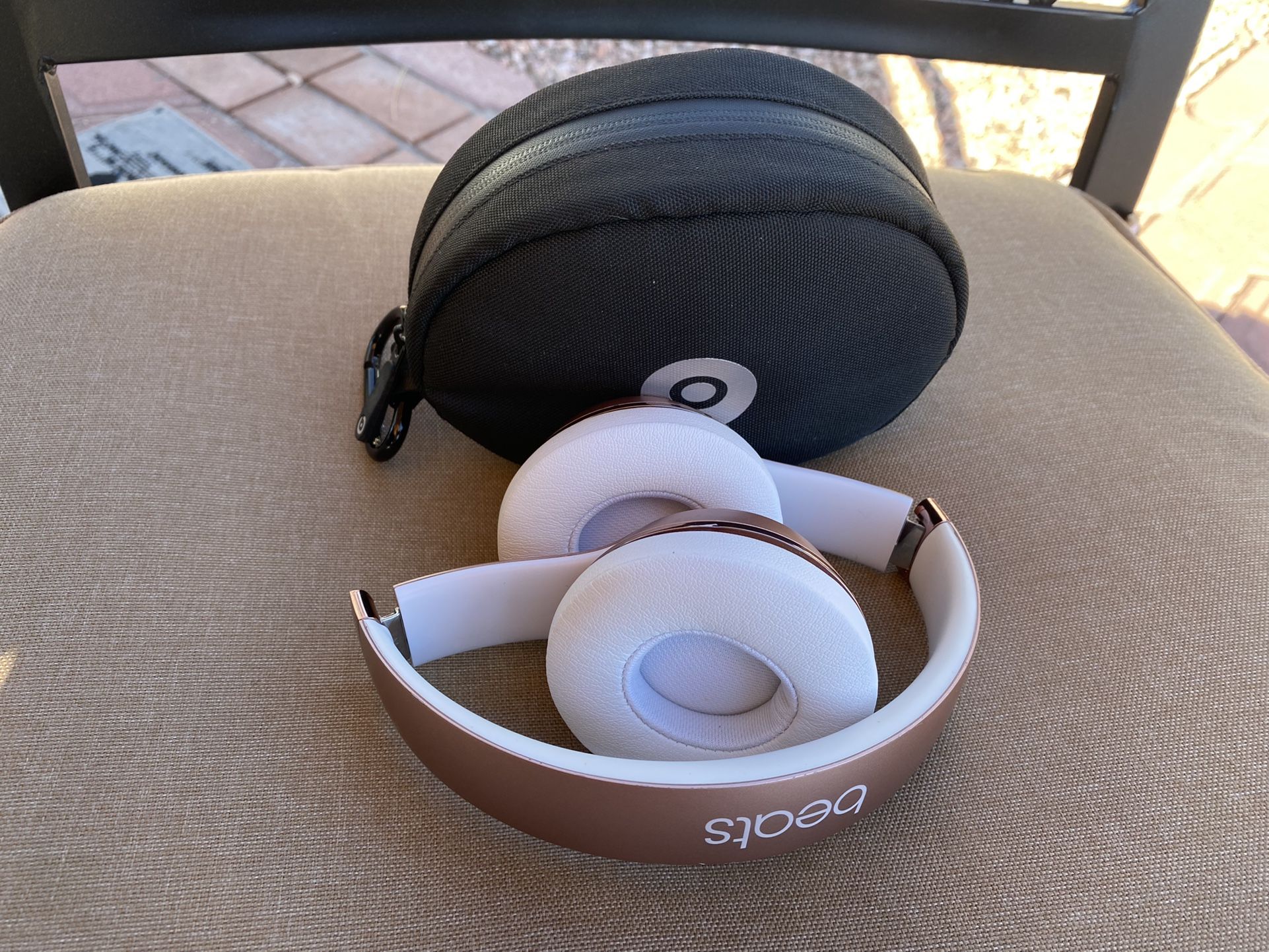 Beats Solo3 Wireless Headphones W/case, charger