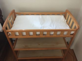 SALE ITEM: Graco Infant/Toddler Bed And Changing Table Thumbnail