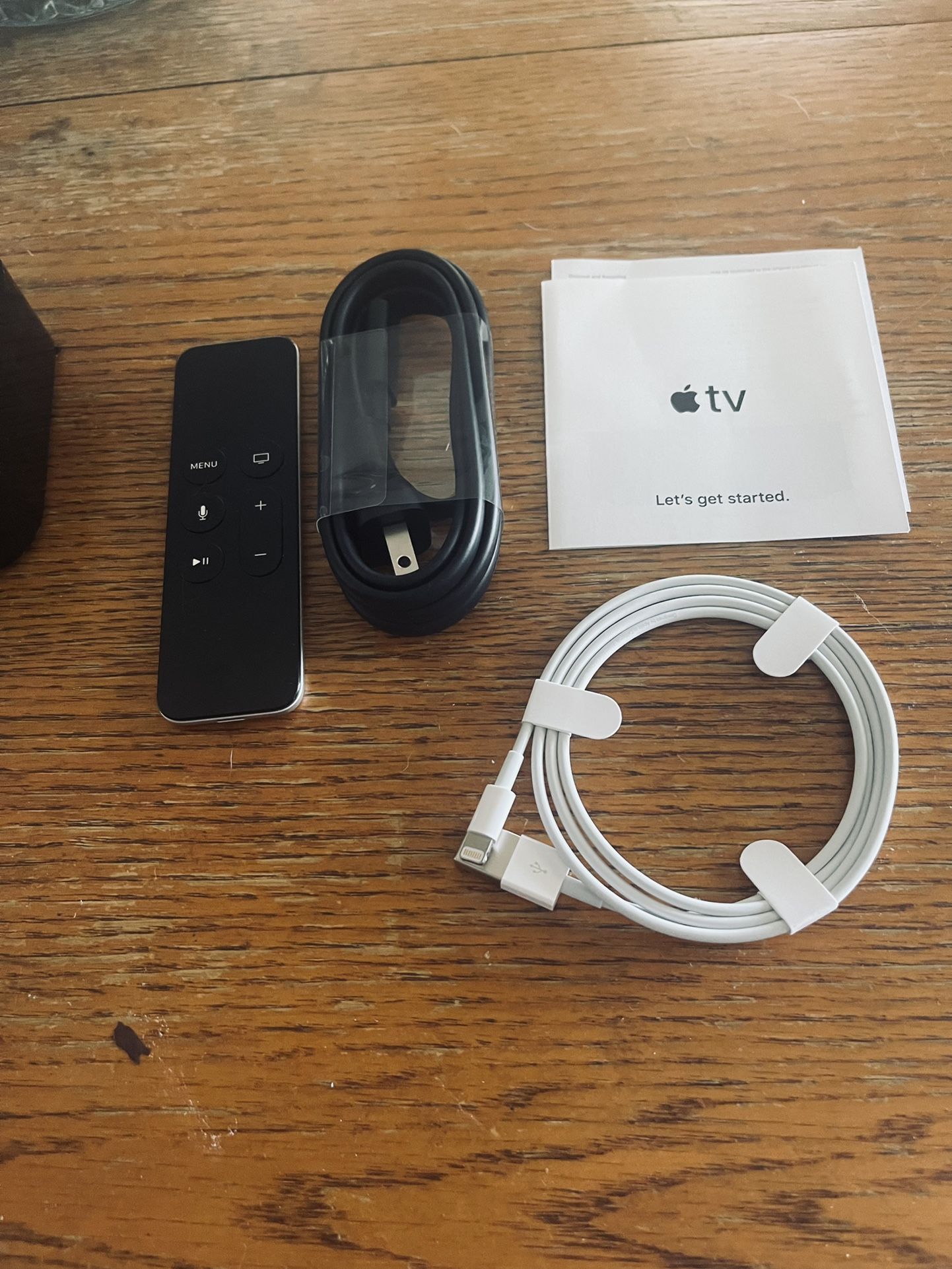 Apple TV (2) 32gb