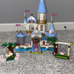 Lego Disney “Cinderellas Romantic Castle”  Thumbnail