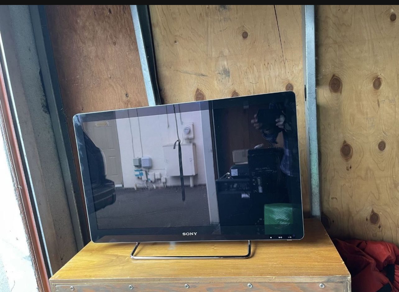 Sony nsx 32gt1 TV Decent Condition