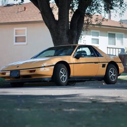 1988 Pontiac Fiero Thumbnail