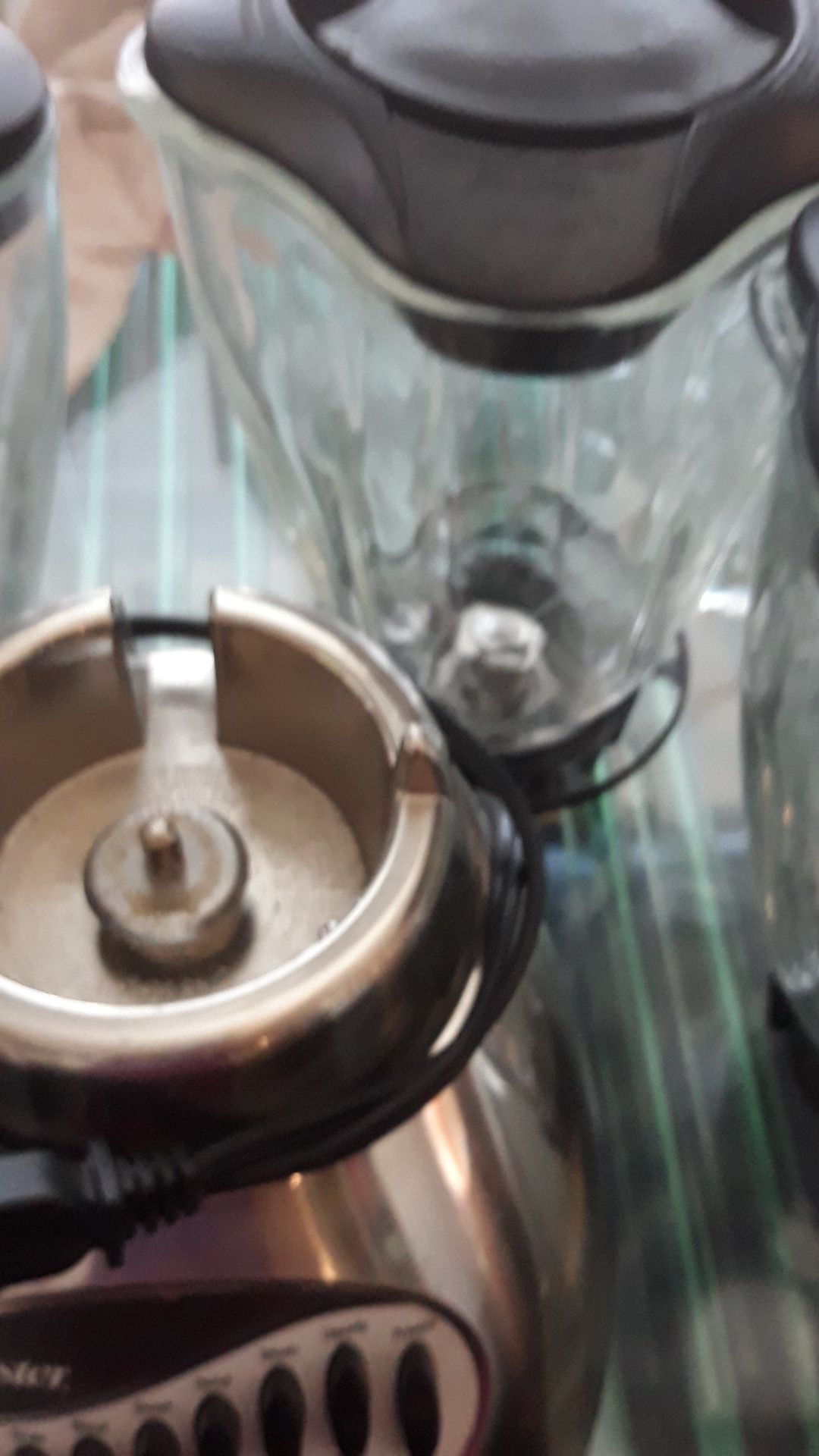 1 OSTER BLENDER 3 JAR GLASS