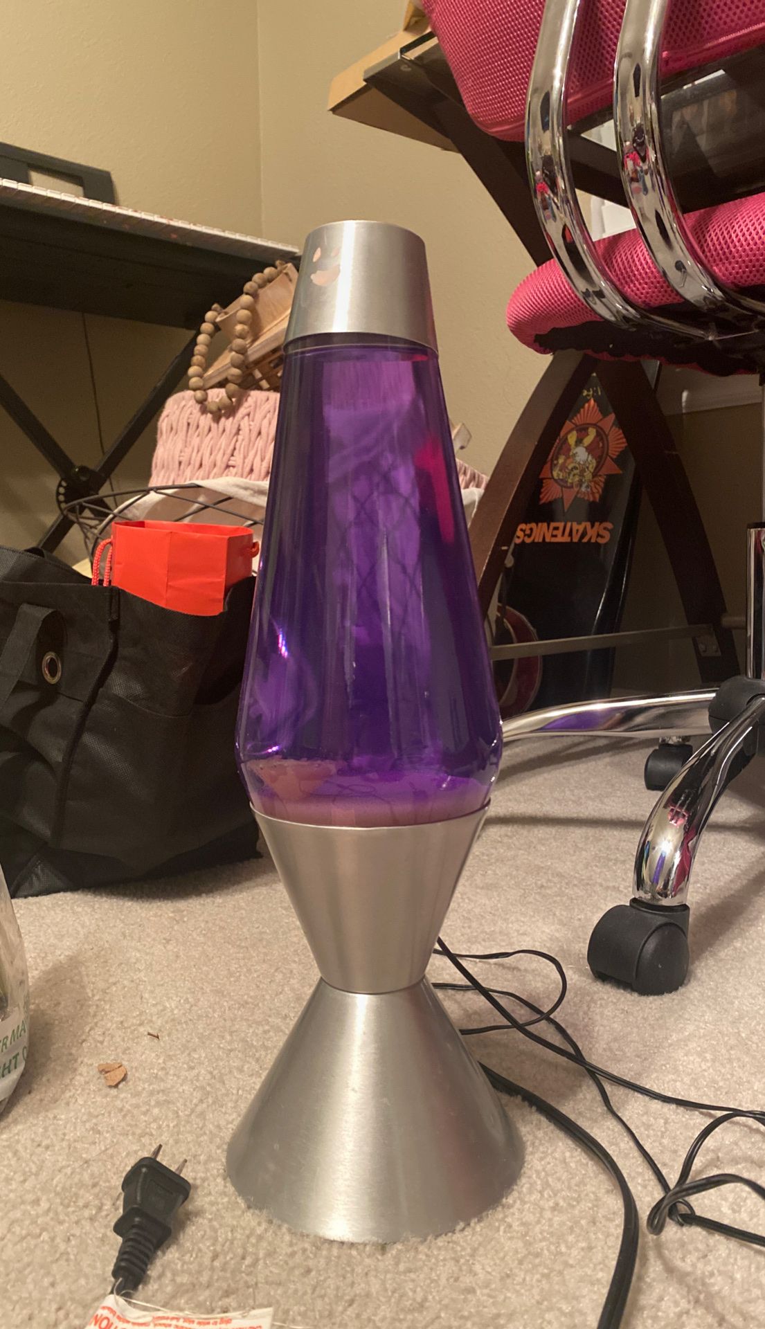 pink and purple lava lamp