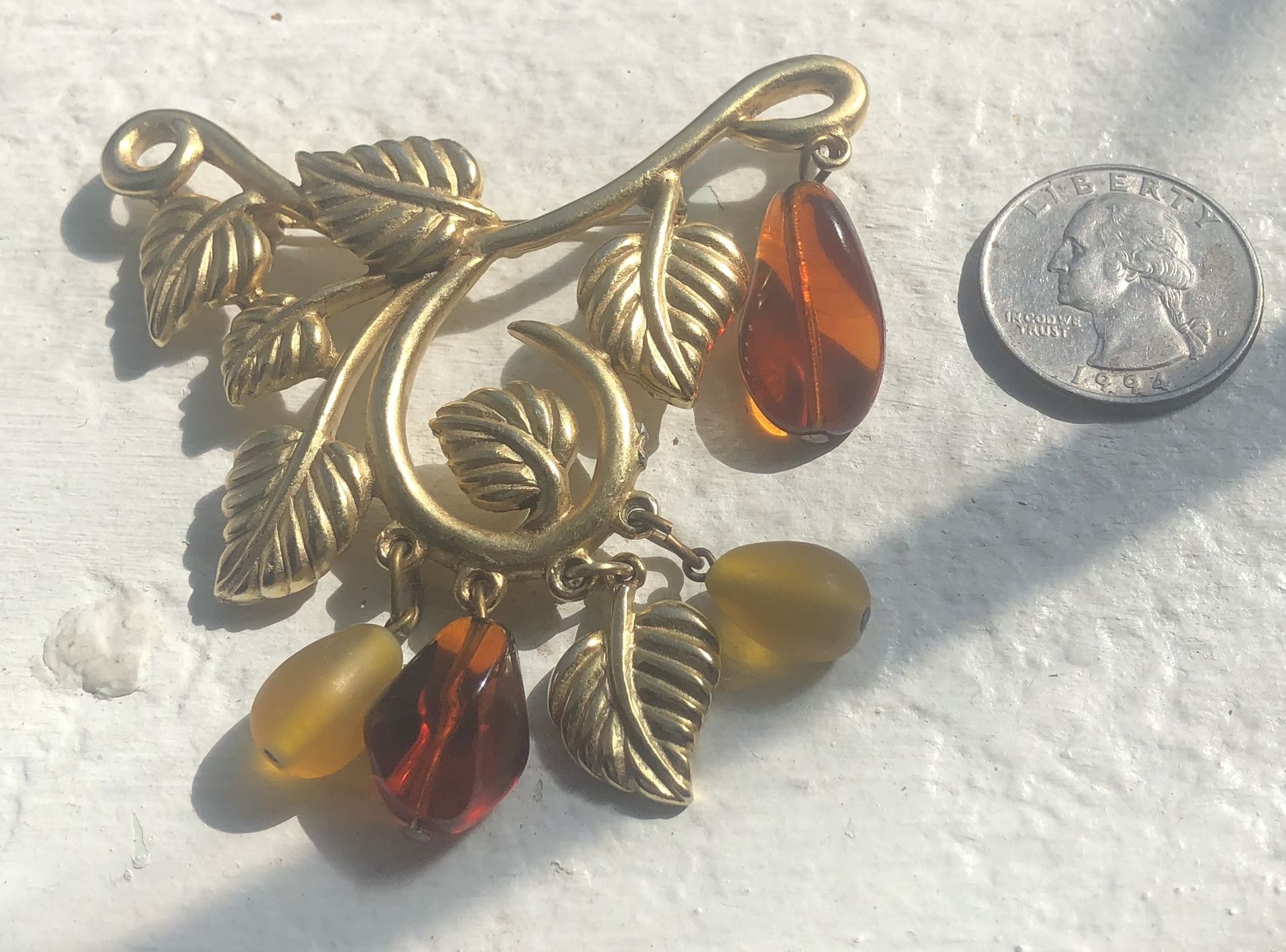 Gold Tone Lead Pin Brooch A1146