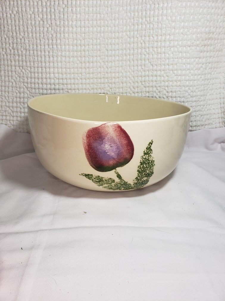 Vintage 1990 Hartstone pottery Tulip mixing/Salad bowl . Very good condition. Bowl measures 6"T X 13" W . Smoke free home. No chips or crazing.