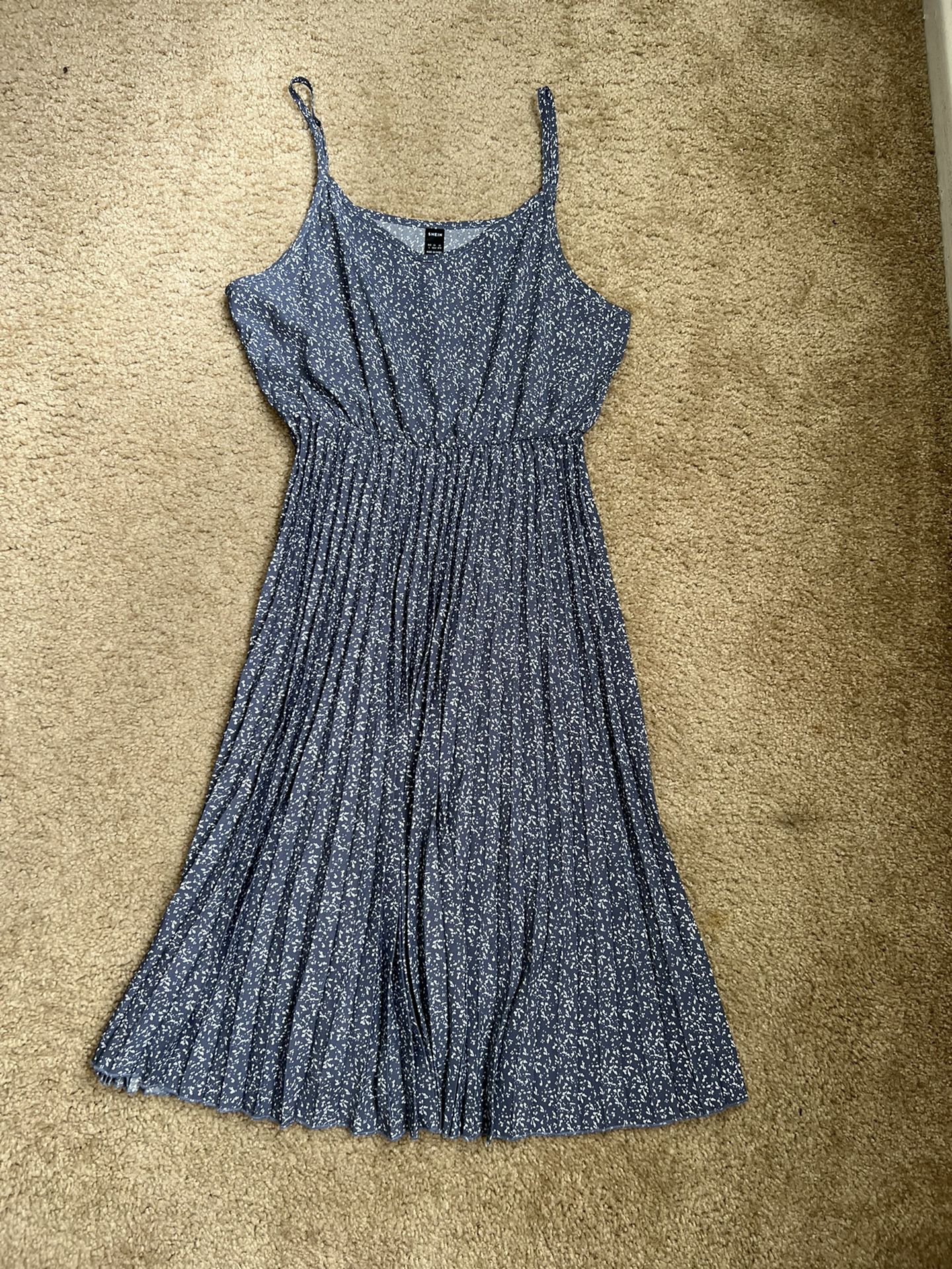 SHEIN Sundress Navy Blue And White Floral Size Large