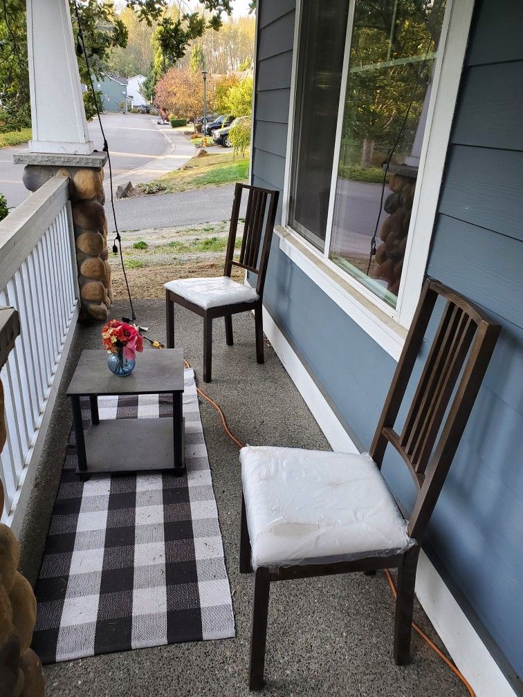 2 Chair And Small Table