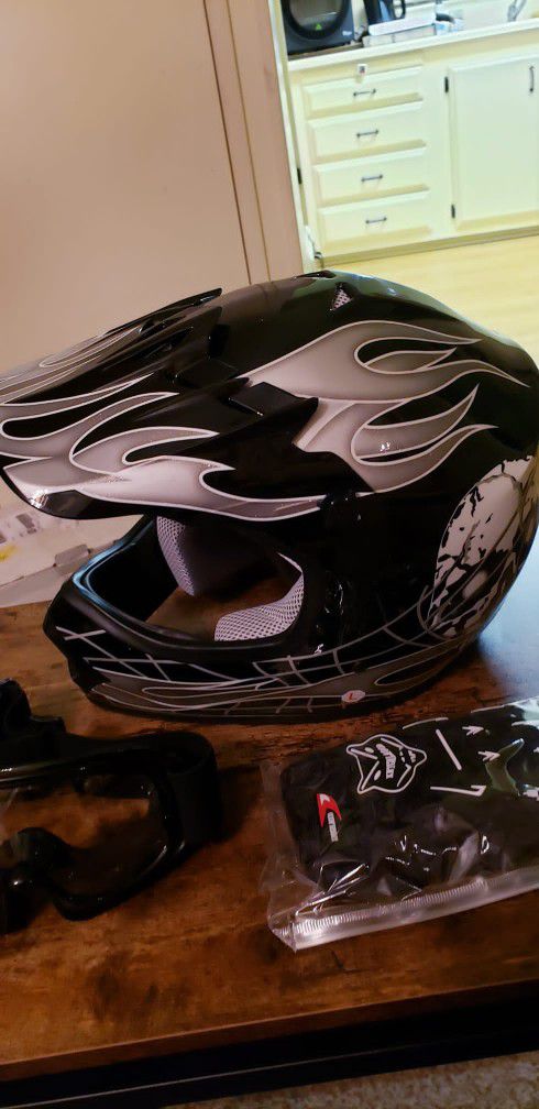 TCMT Helmet for Kids Black Flame Skull with Goggles & Gloves DOT Youth helmet for Atv Mx Motocross pOffroad Street Dirt Bike 