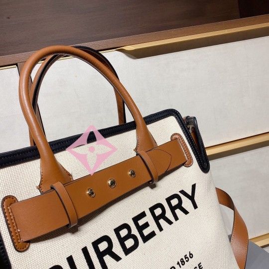 Burberry Pocket Tote Black 33x33cm