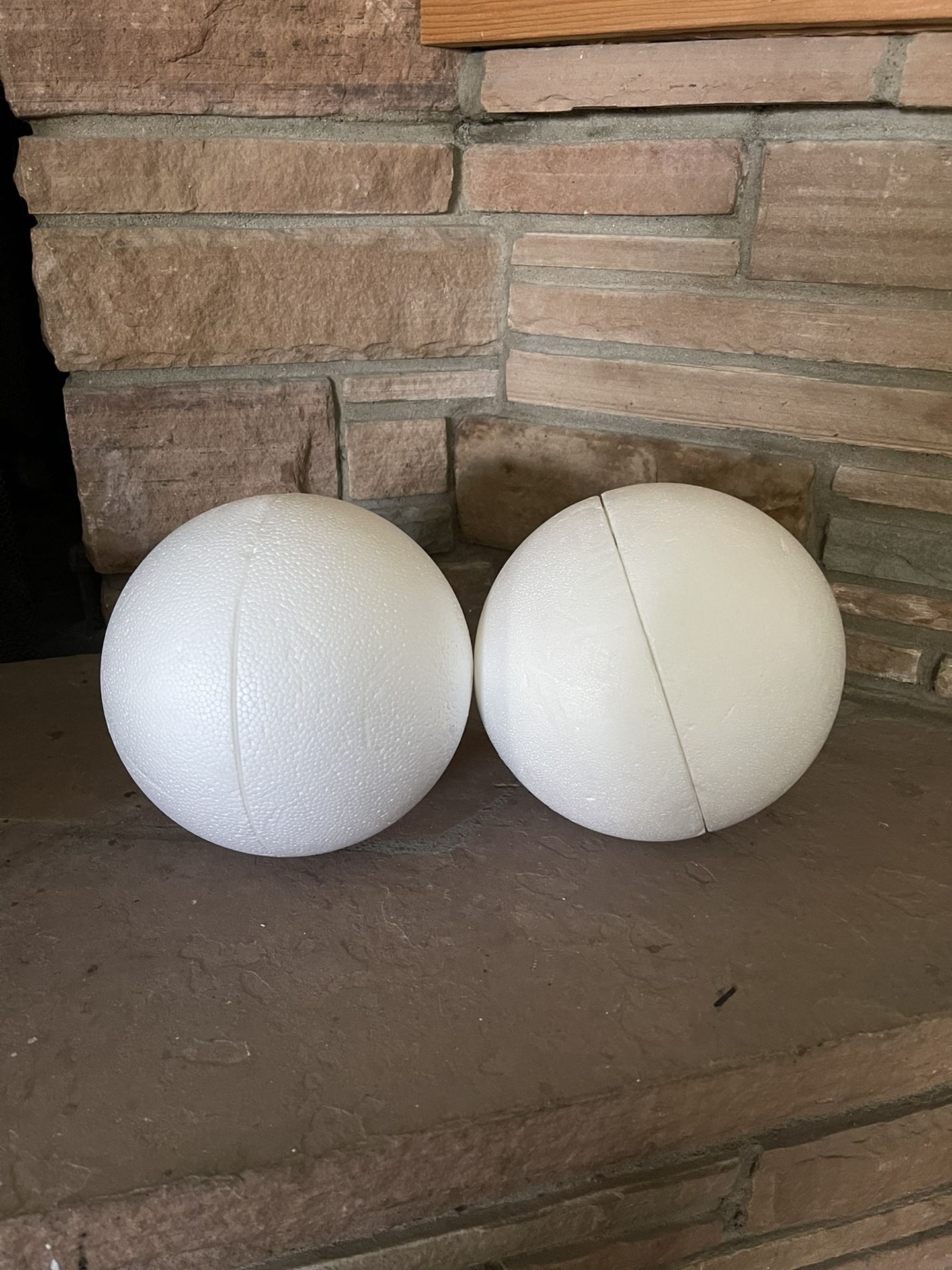 Large Batch Of 42 Pieces Of Styrofoam Cake Shapes, Cylinder, Ball And Wreath
