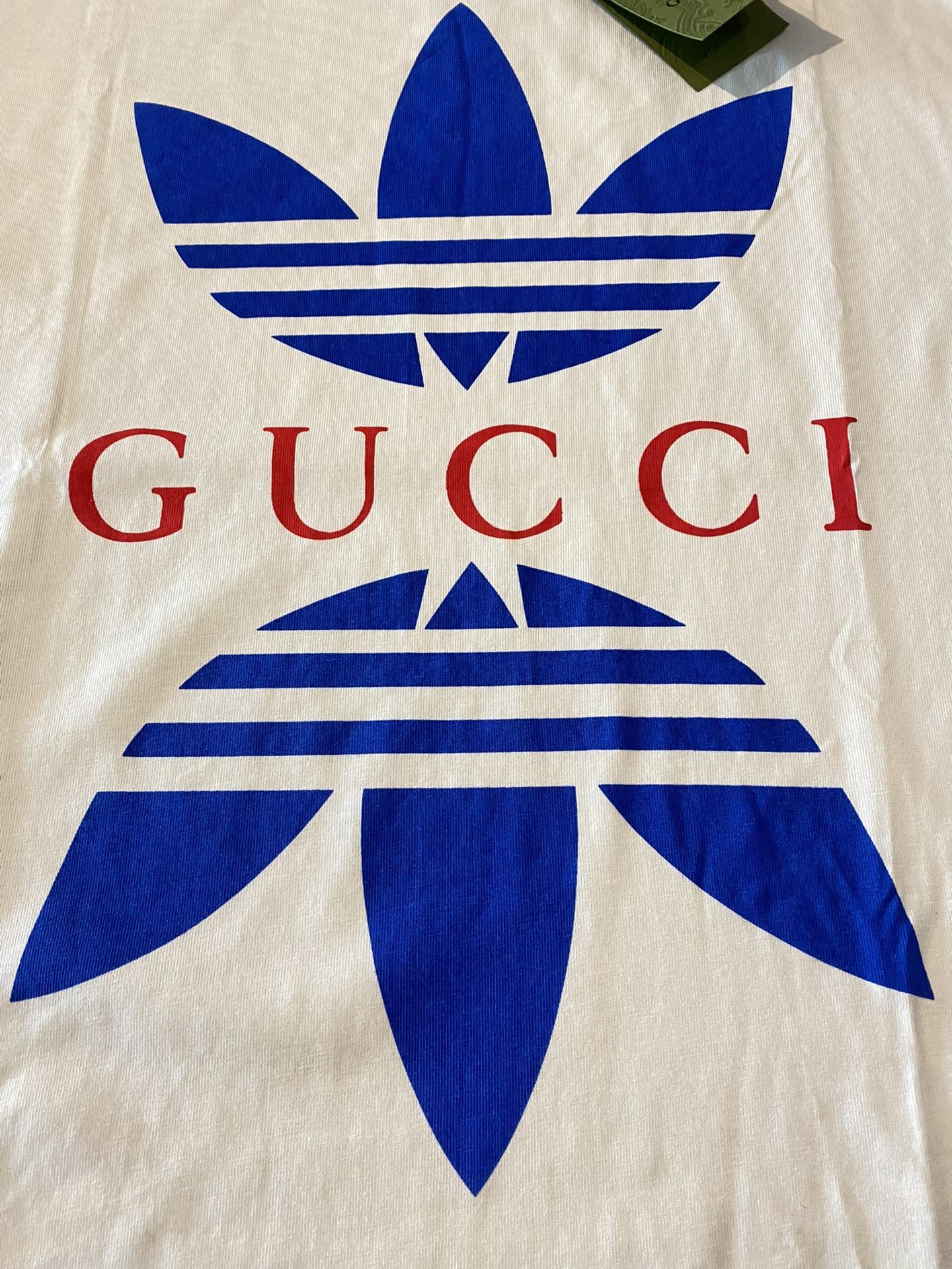 BEAUTIFUL DESIGNER T-SHIRT GUCCI, Read Description For Details…