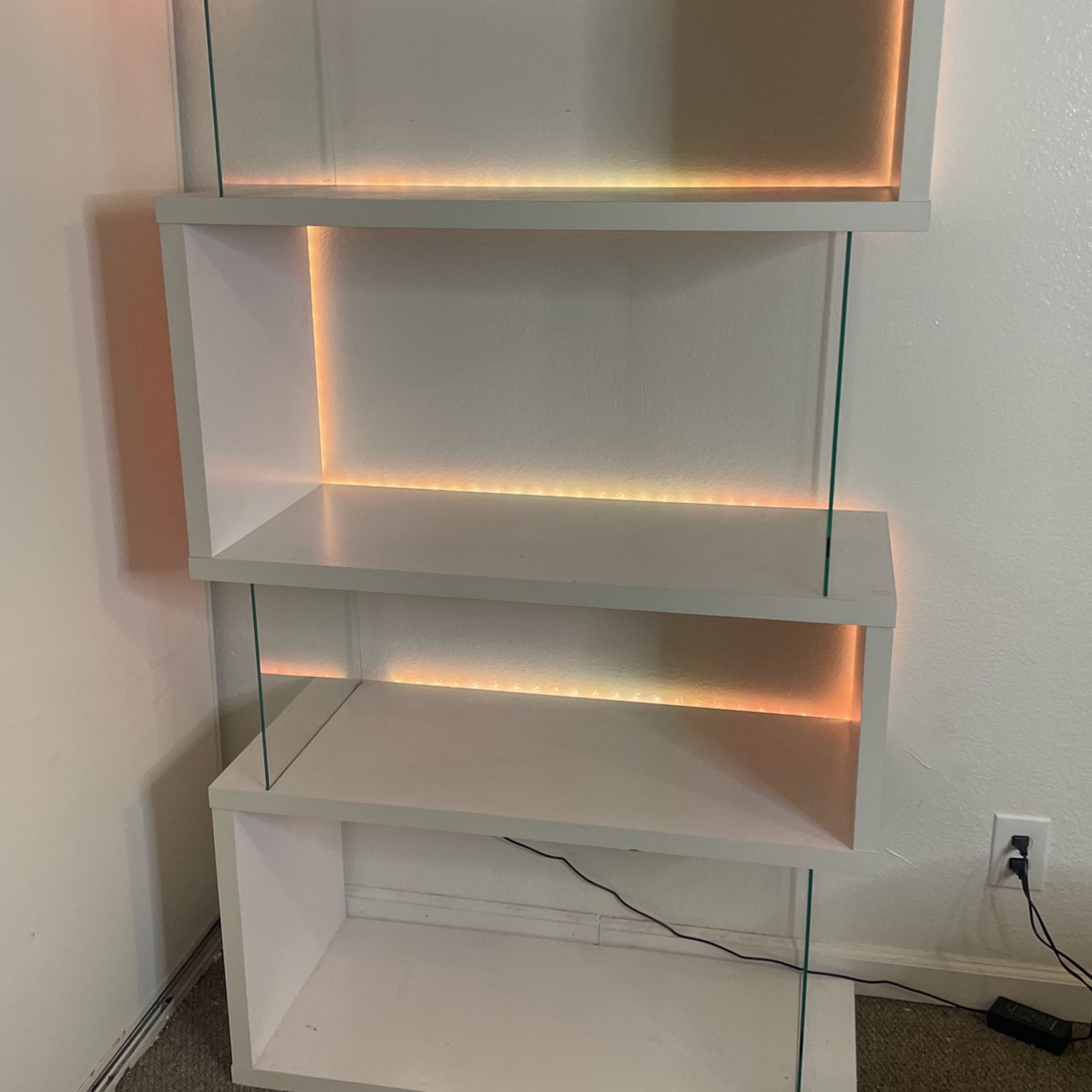 Unique display shelf 