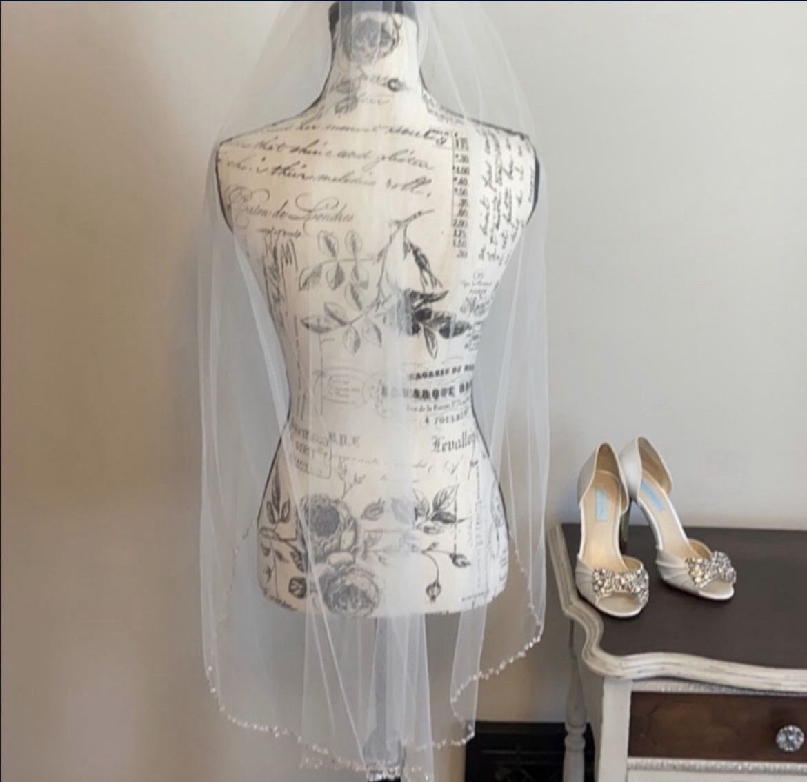 Beautiful Fingertip Bridal Veil