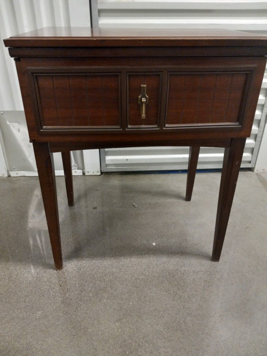 Vintage Sears Kenmore Sewing Machine And Sewing Table