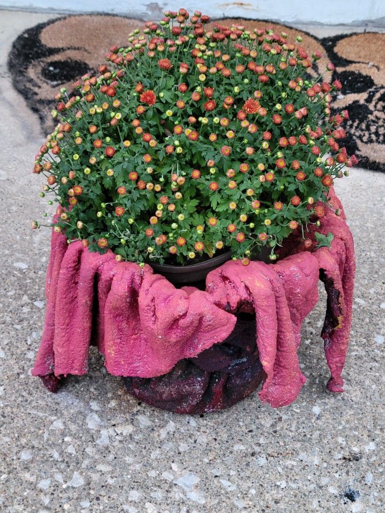 Red Clothe Cement Plantar
