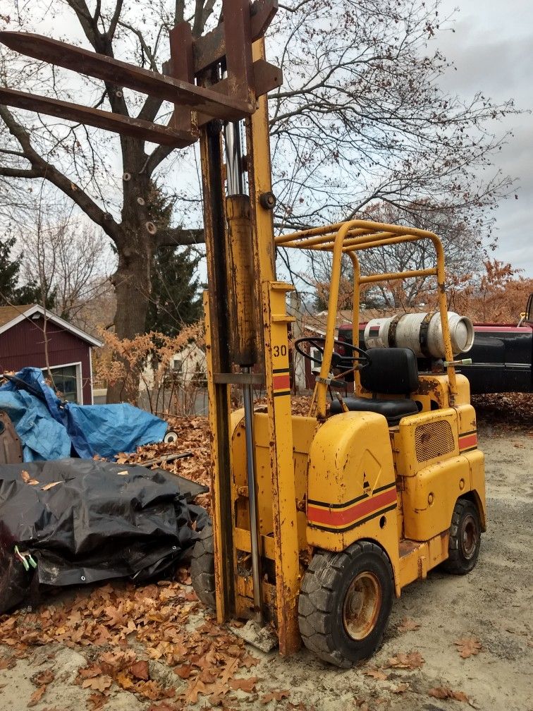 Allis Chalmers Forklift AAC 3000
