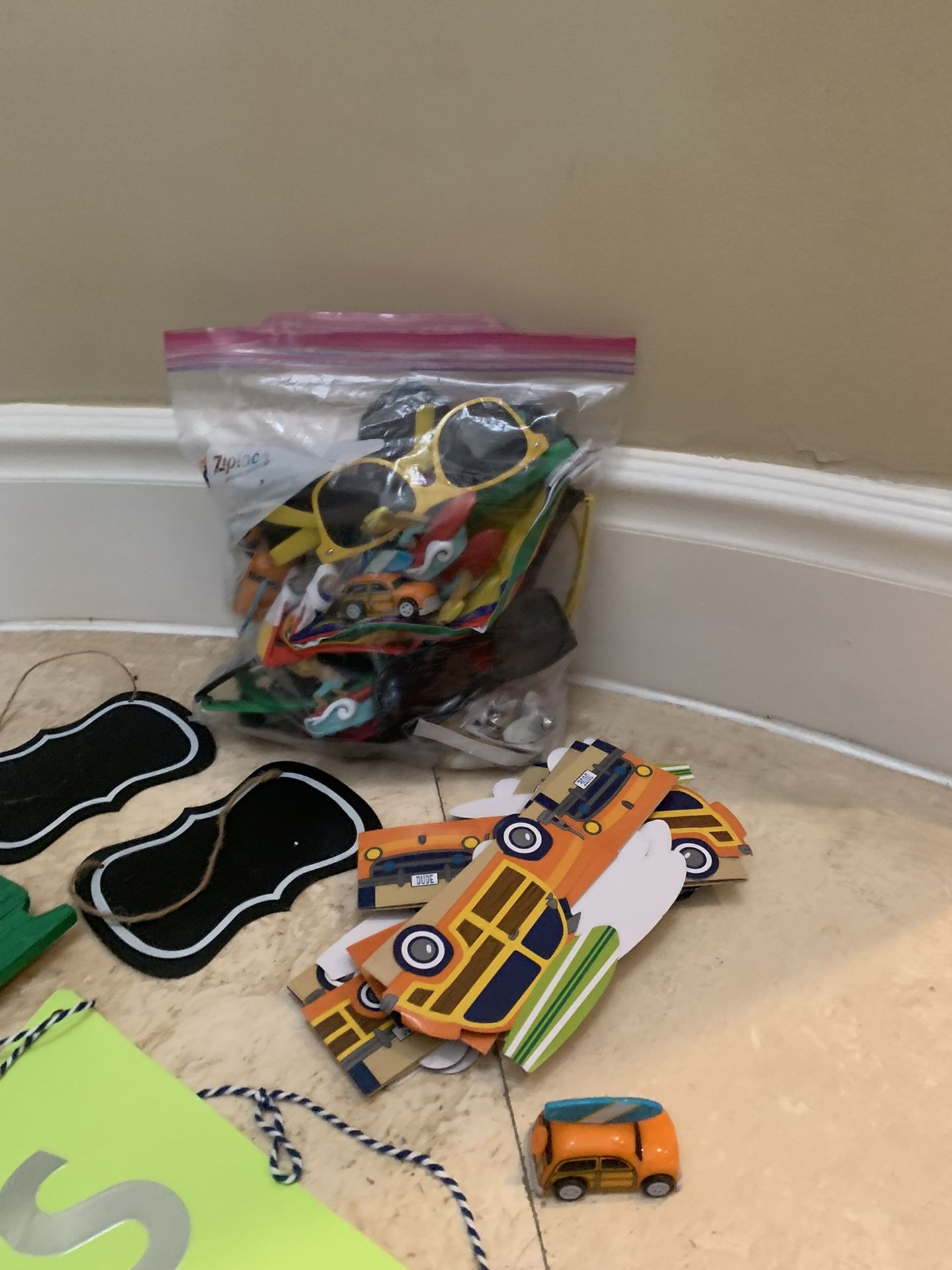 Kids party decor, beach themed, lots of goodies, bundle only