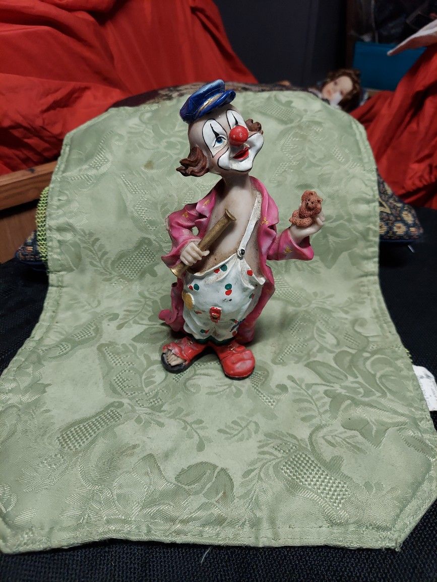 Carry The Clown