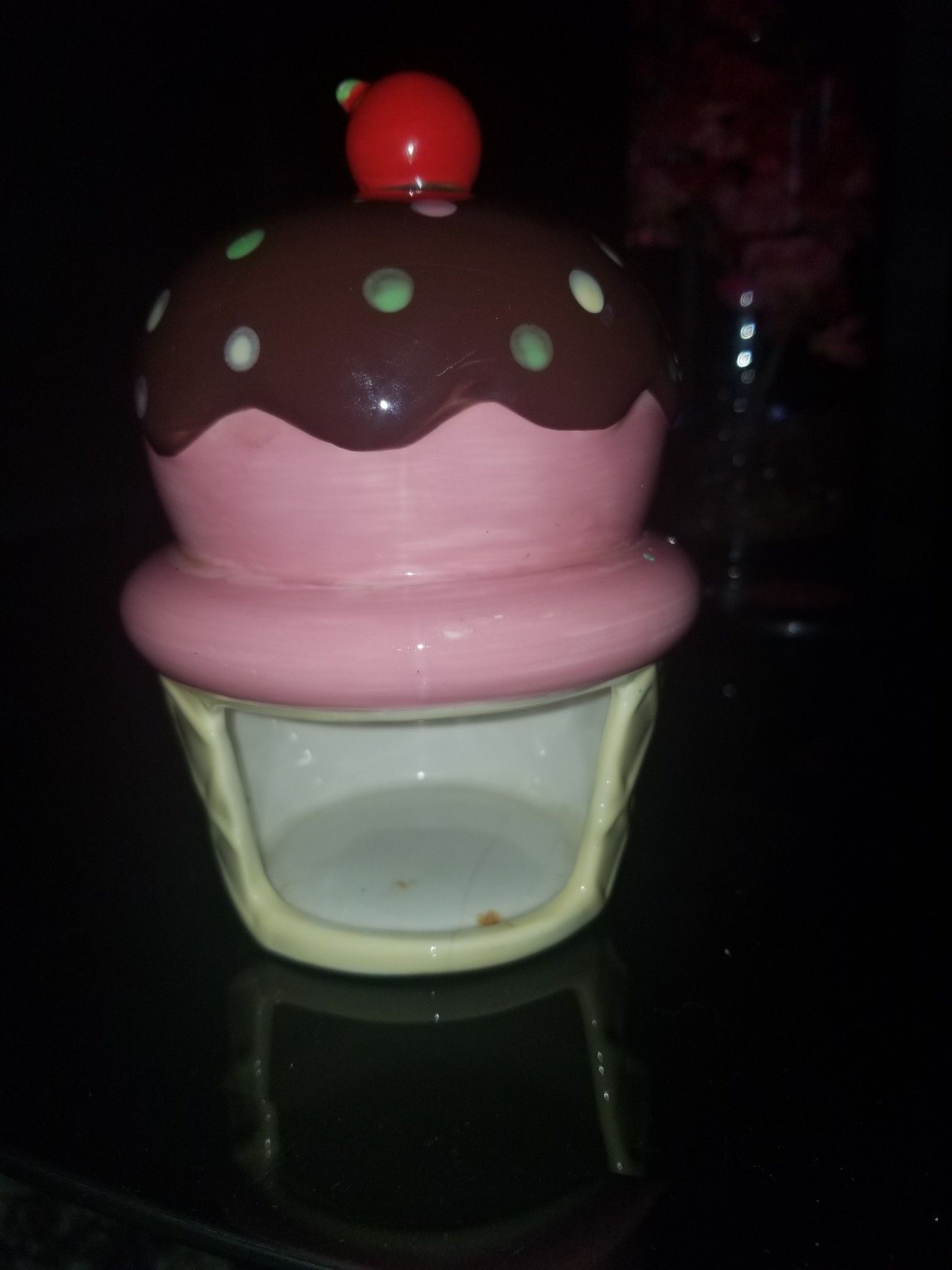 Cupcake. Steel wool holder