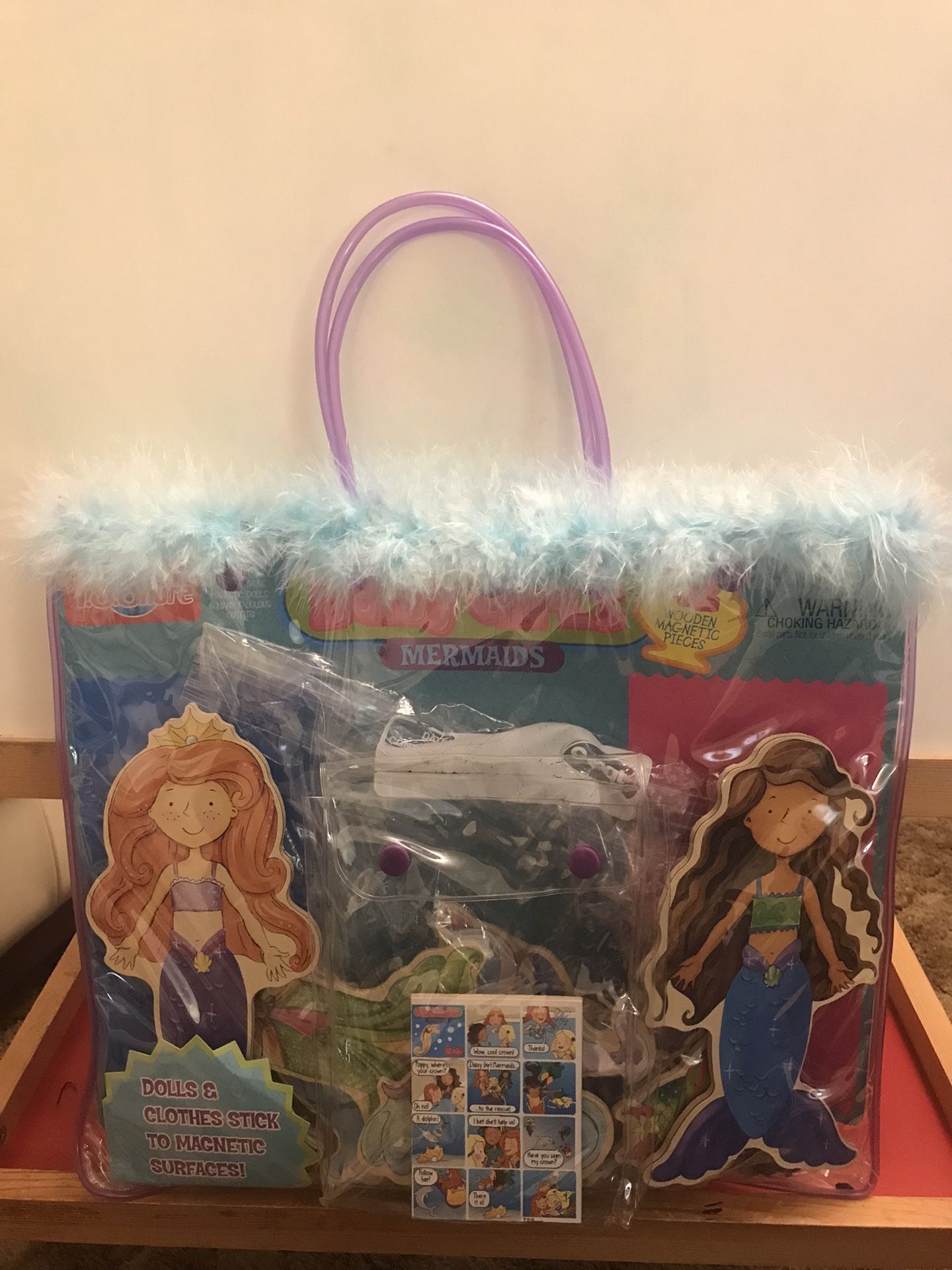 Easel Plus Bag Mermaid Magnetic Dress Up Pieces Complete