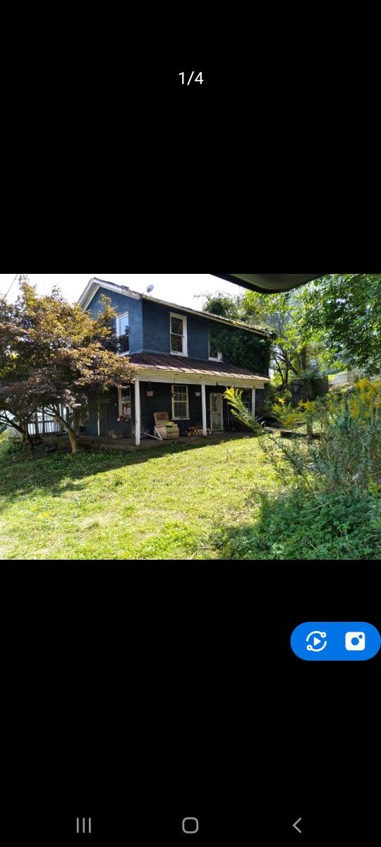 4 BR W/2 Car Garage w/attached 2 Br Apartment Above It