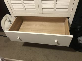 Dresser/cabinet  Thumbnail