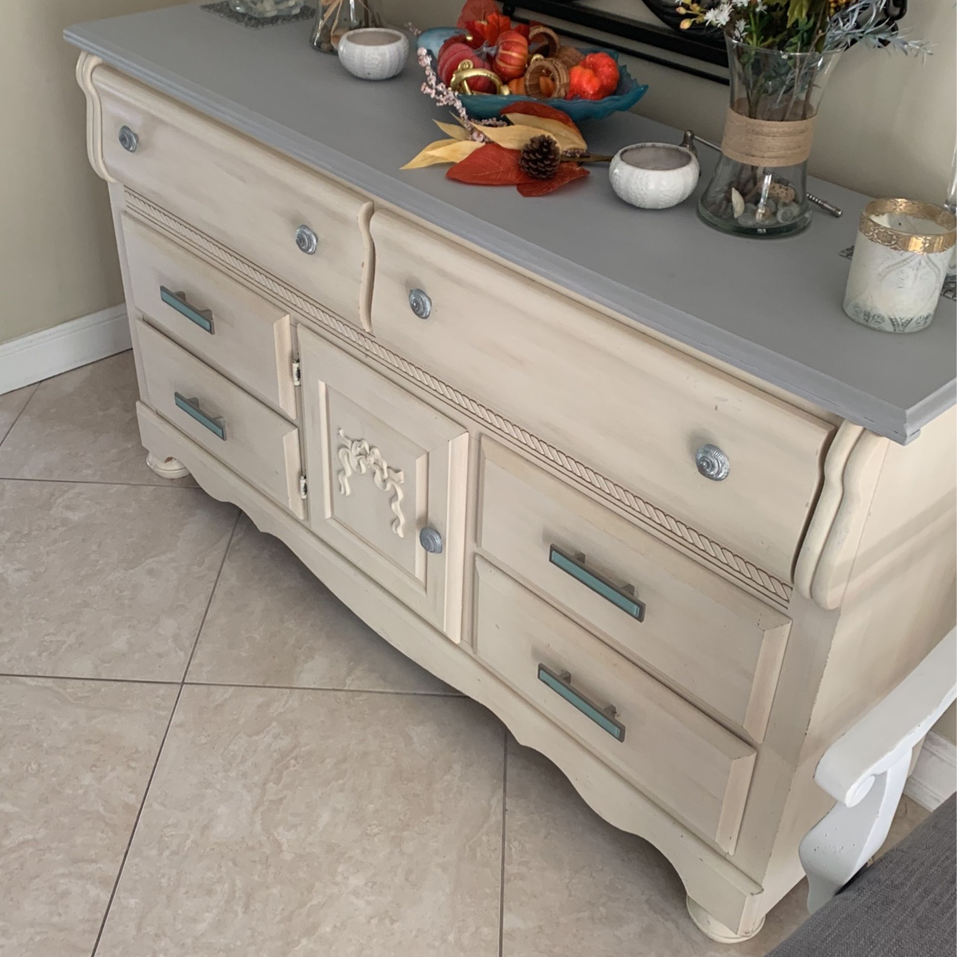 Dresser/ Breakfront