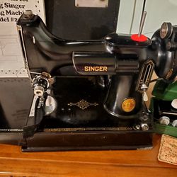 Singer Sewing Machine.  221 Featherweight..1938 Thumbnail