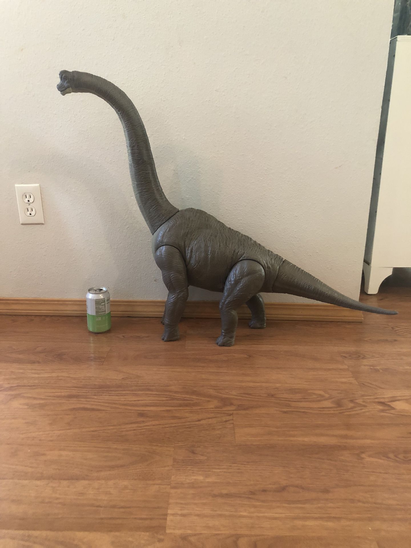 Jurassic World- Legacy Collection Brachiosaurus- LIKE NEW