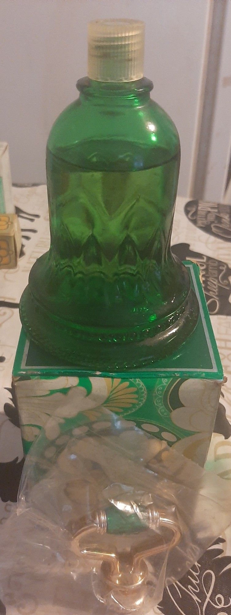 1977 VINTAGE AVON EMERALD BELL DECANTER W/SWEET HONESTY COLOGNE 3.75 FL OZ