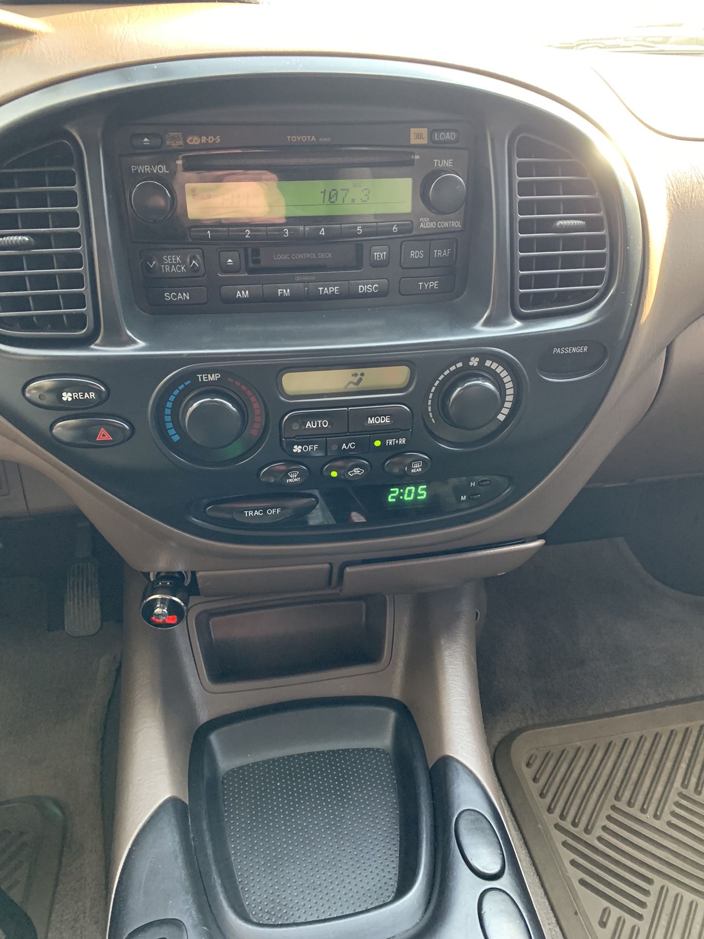 2003 Toyota Sequoia