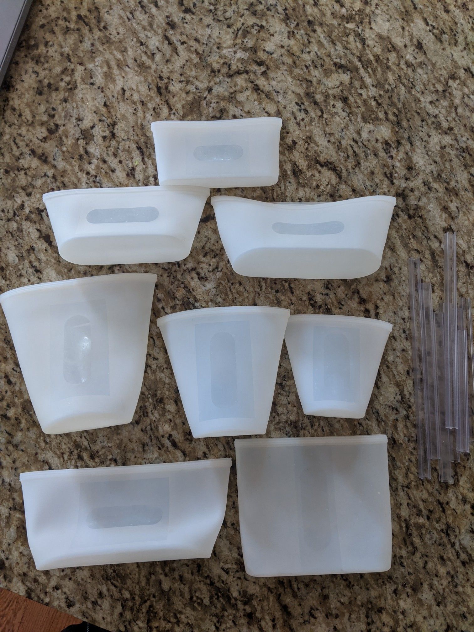 Set of 8 storage containers