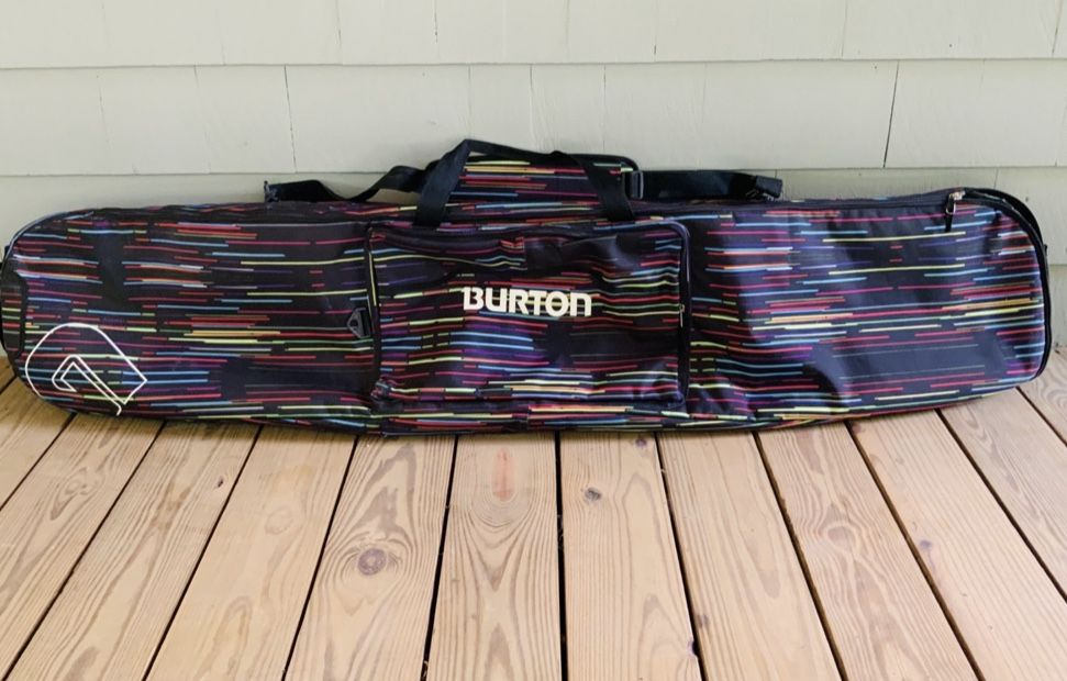 SALOMON SNOWBOARD WITH BURTON BINDINGS, BAG AND BOOTS