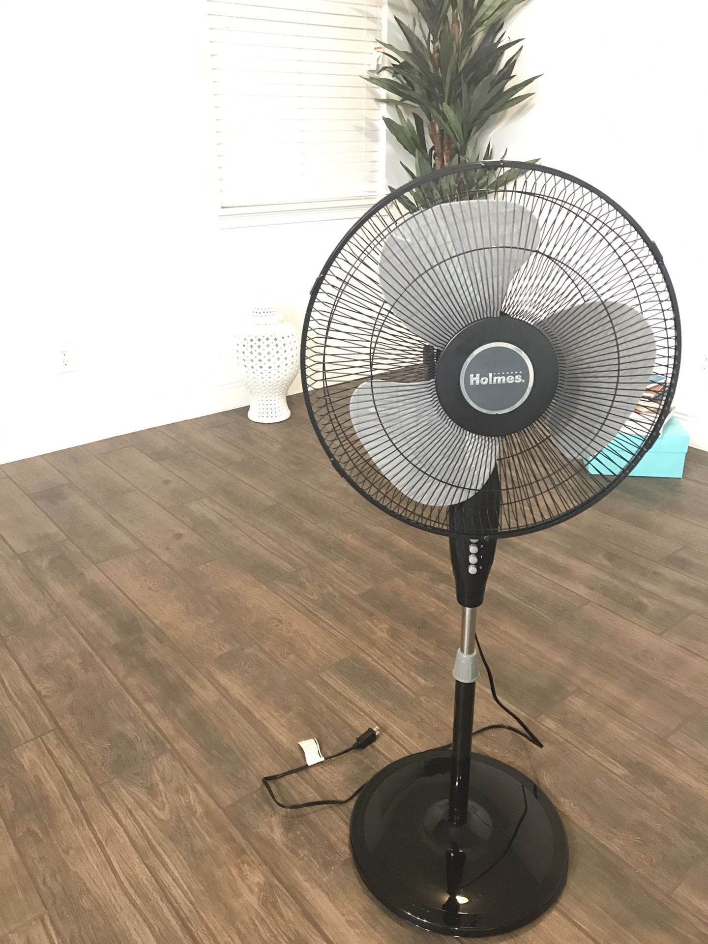 Holmes 16” Stand Fan