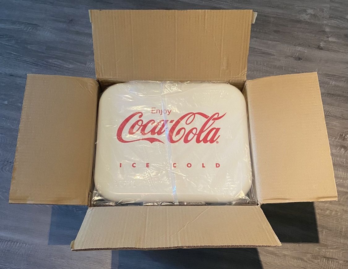 Yeti Roadie 24 Coca-Cola Cooler Limited Edition Brand New