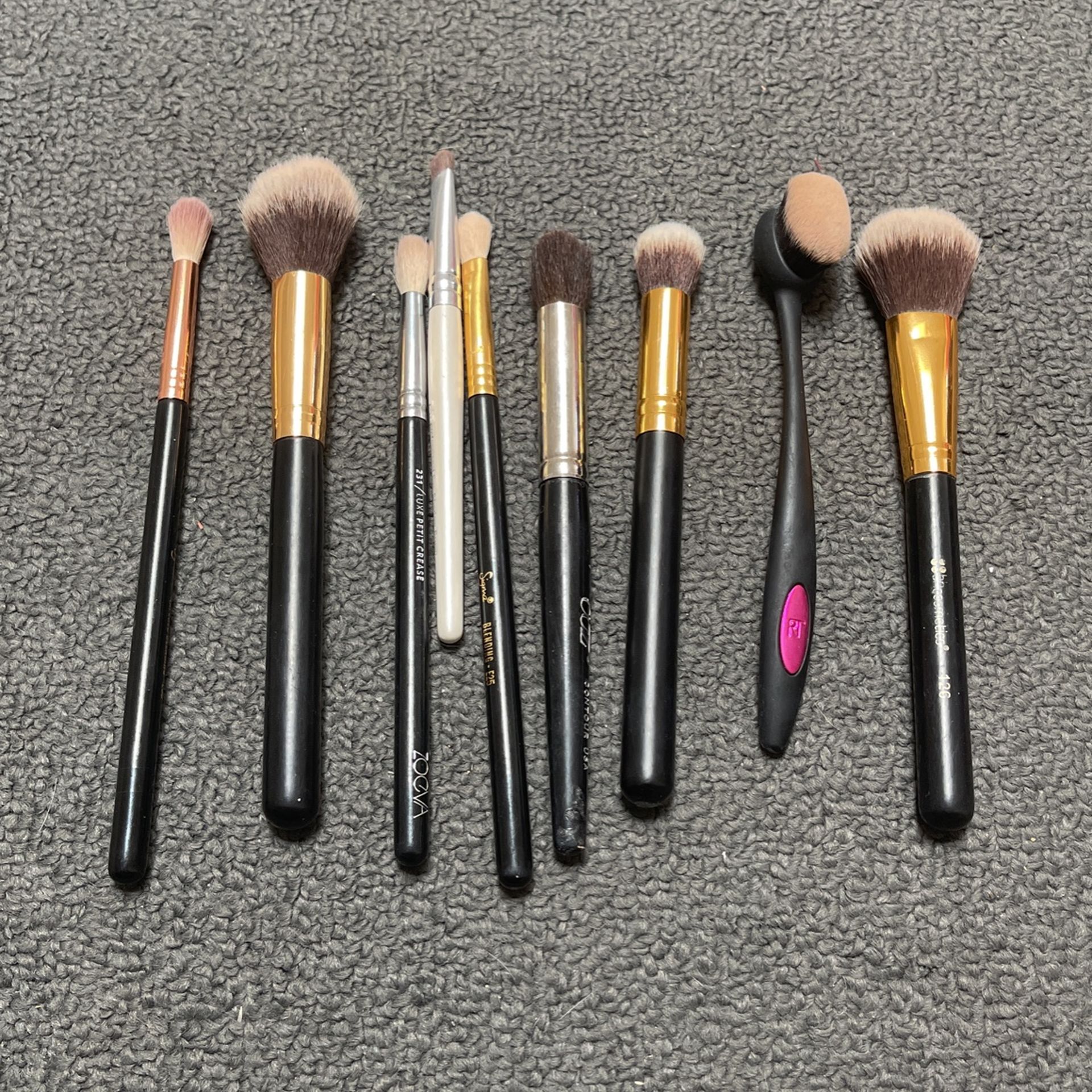 Lot Of 9 Misc Makeup Brushed