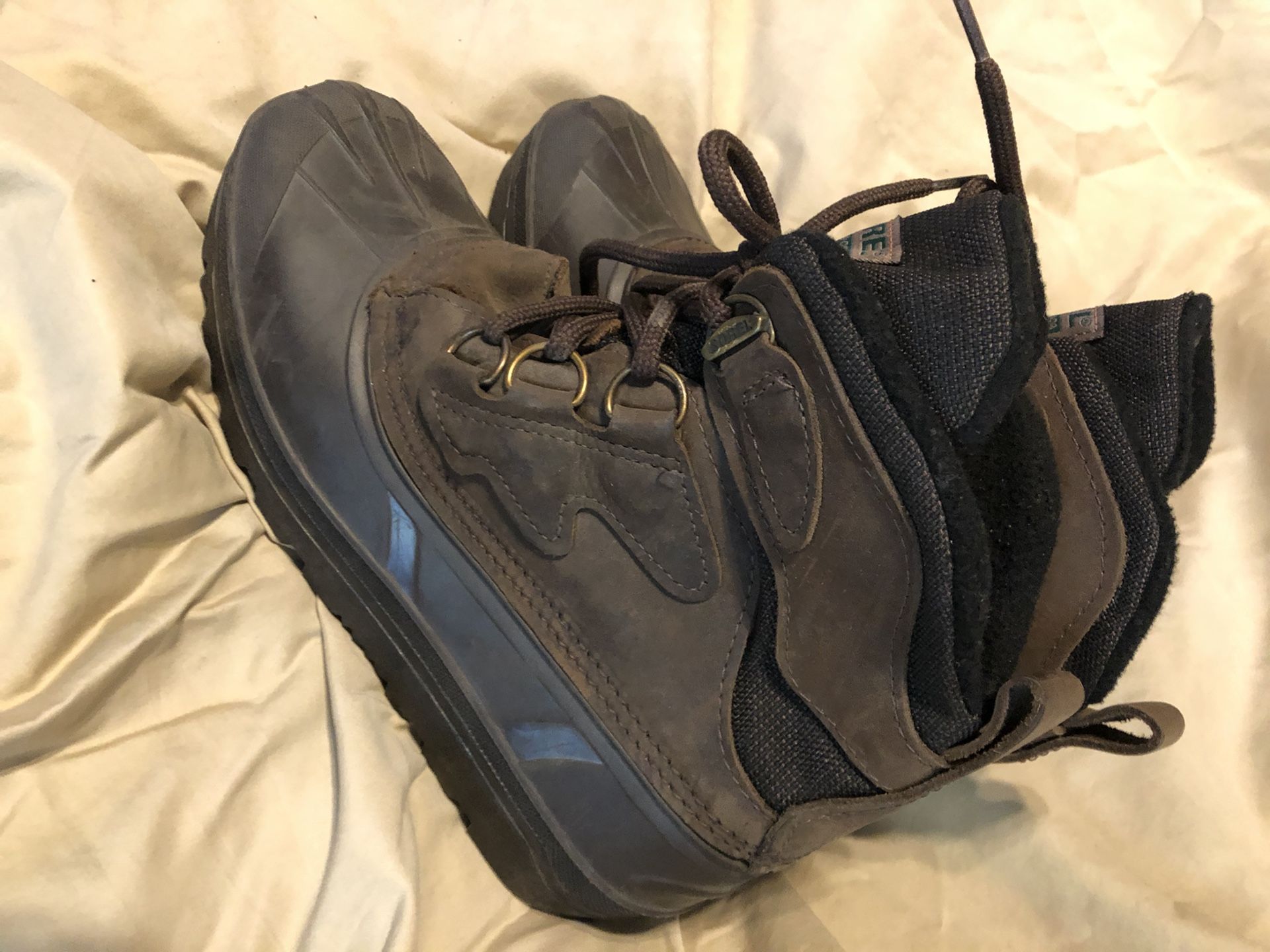 Sorel Genuine Canada Made Boots 🥾 (shoes) Super Comfortable Men’s Size 9 Women’s Size 10