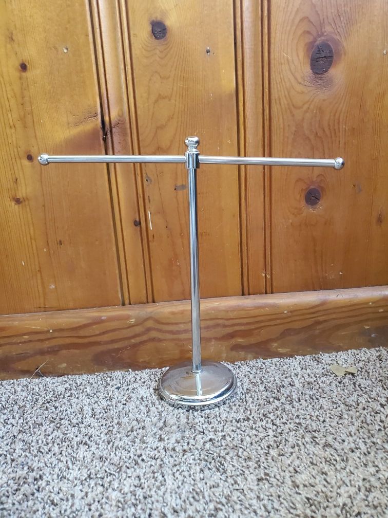 2) Jerewly holders set only $10 bucks!