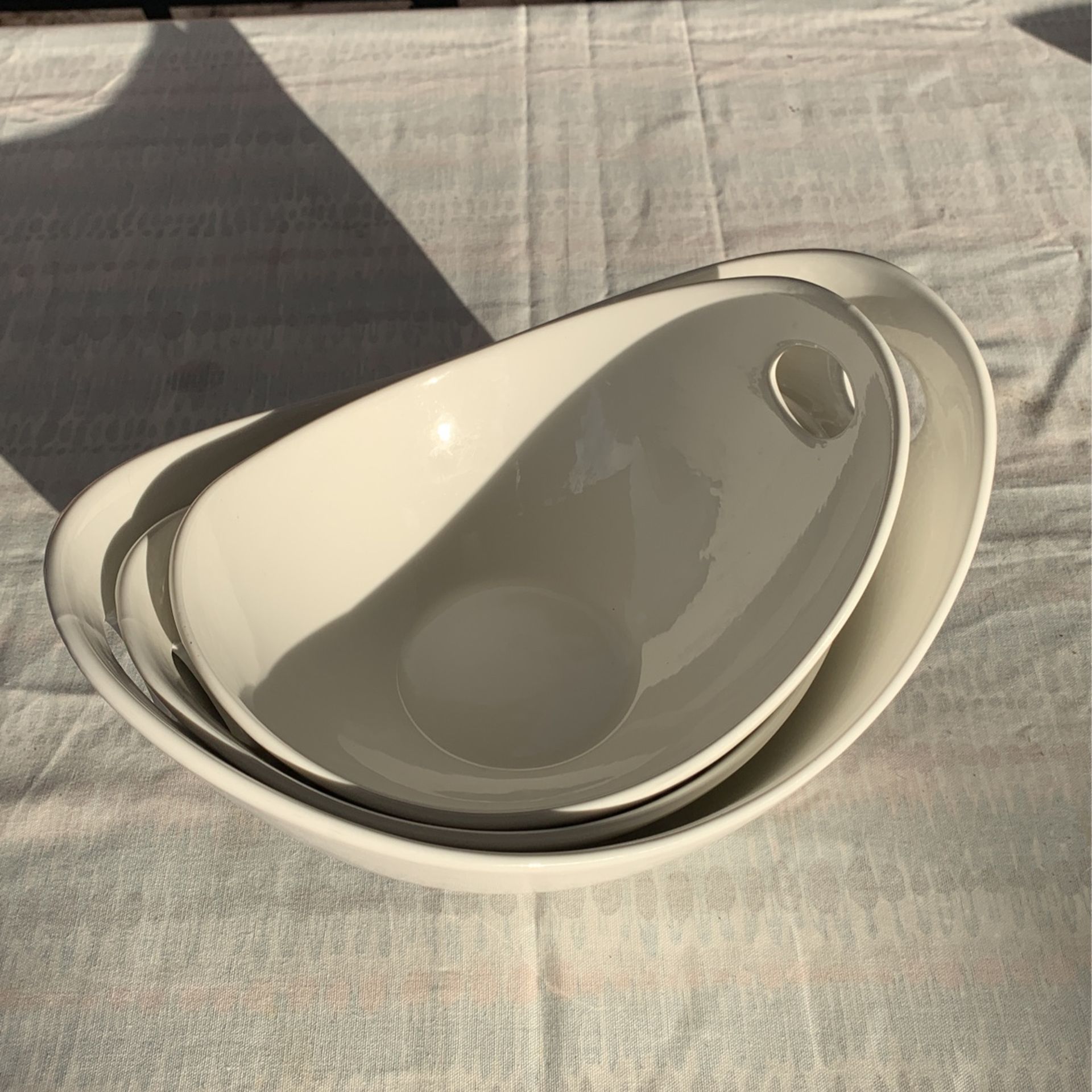 Three nesting bowls.