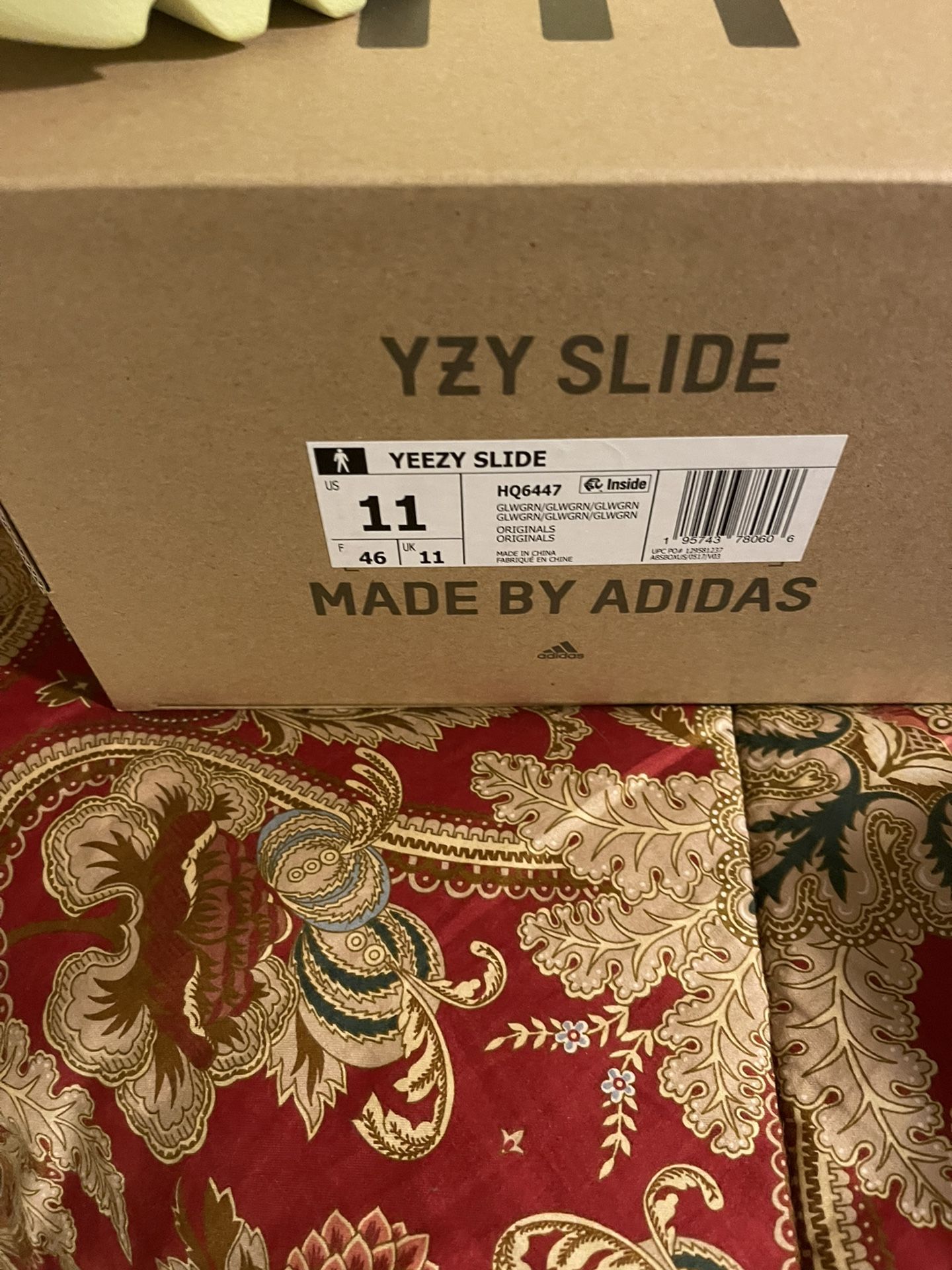 Yeezy Slide Glow Green Size 11