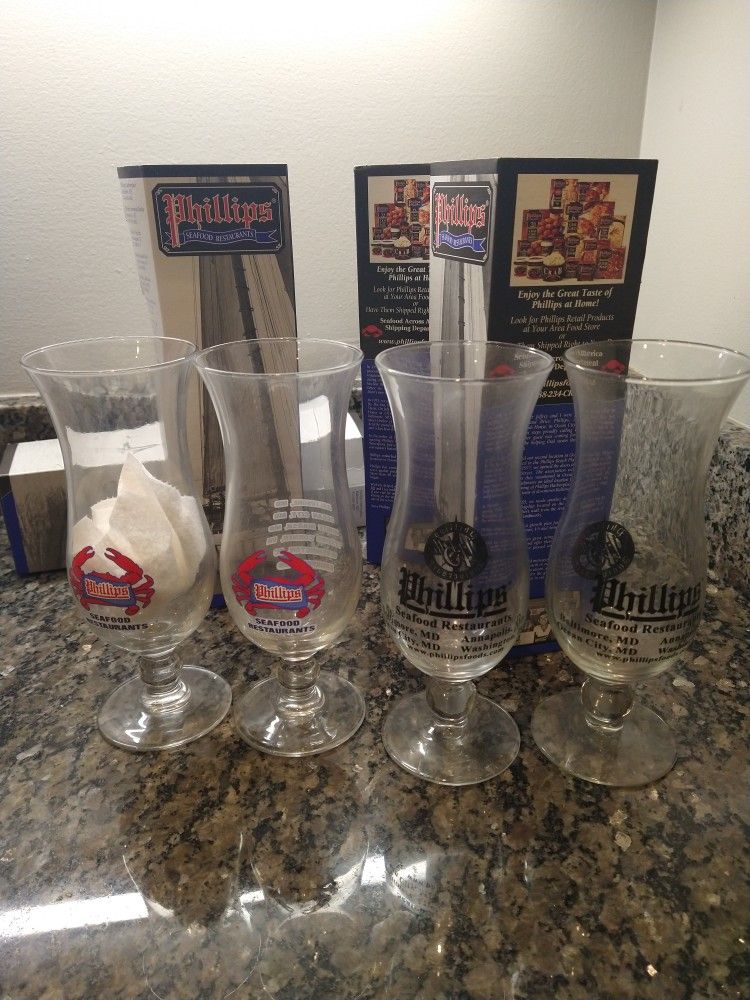 Vintage Phillips Crab House Hurricane Glass Maryland Seafood Restaurant Stemware
Selling as a set. Not individual. Great shape. A little dusty from b