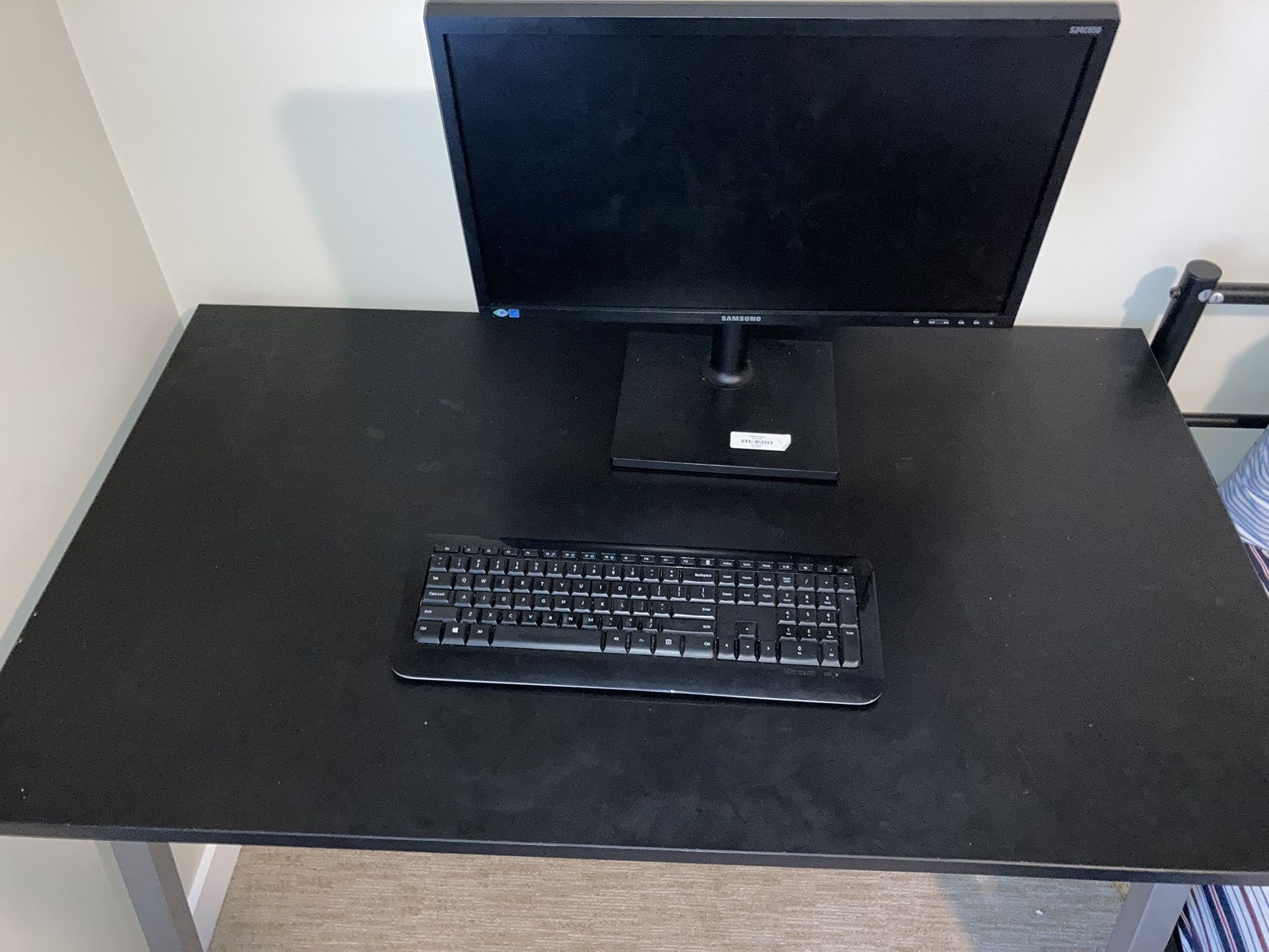 Computer table