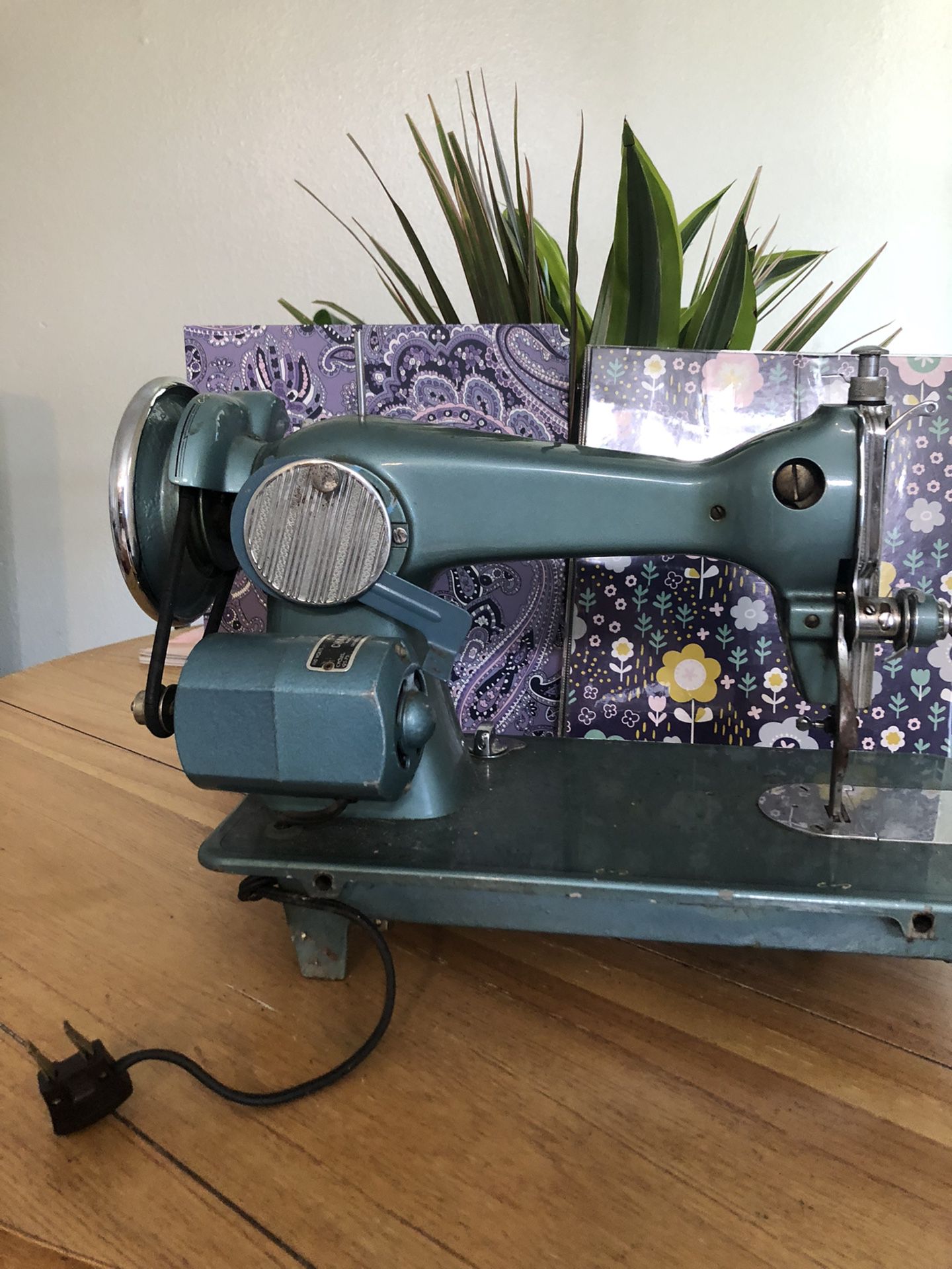Sewing  Machine Stitchmatic Electric