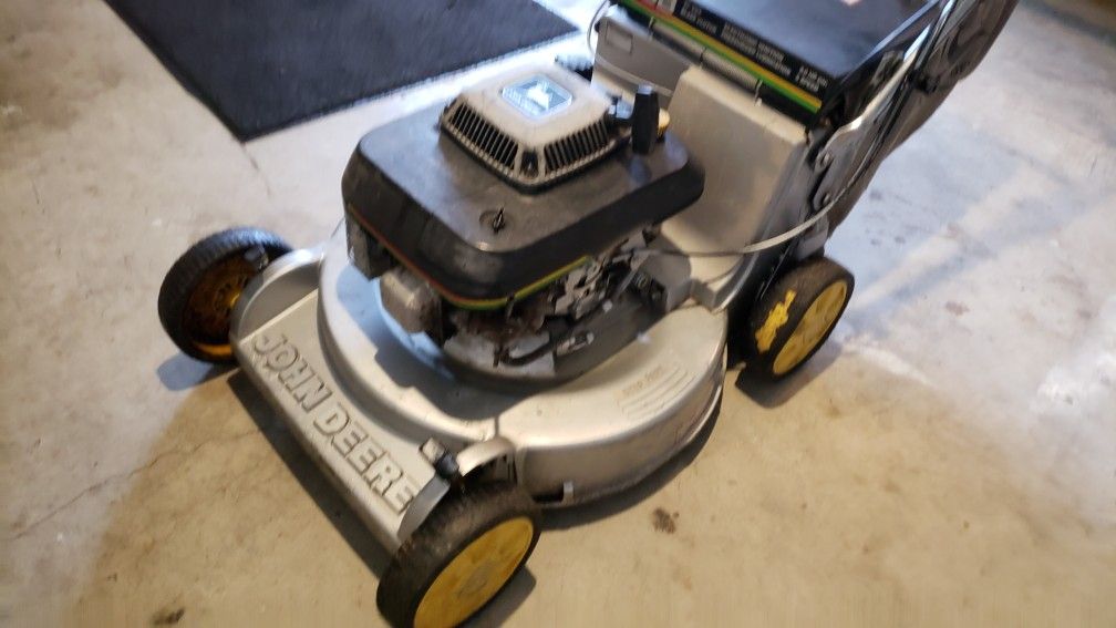 John deere self propelled lawn mower for Sale in Renton, WA OfferUp