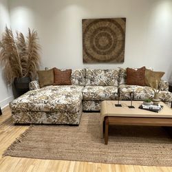 Sofa With XL Chase Thumbnail