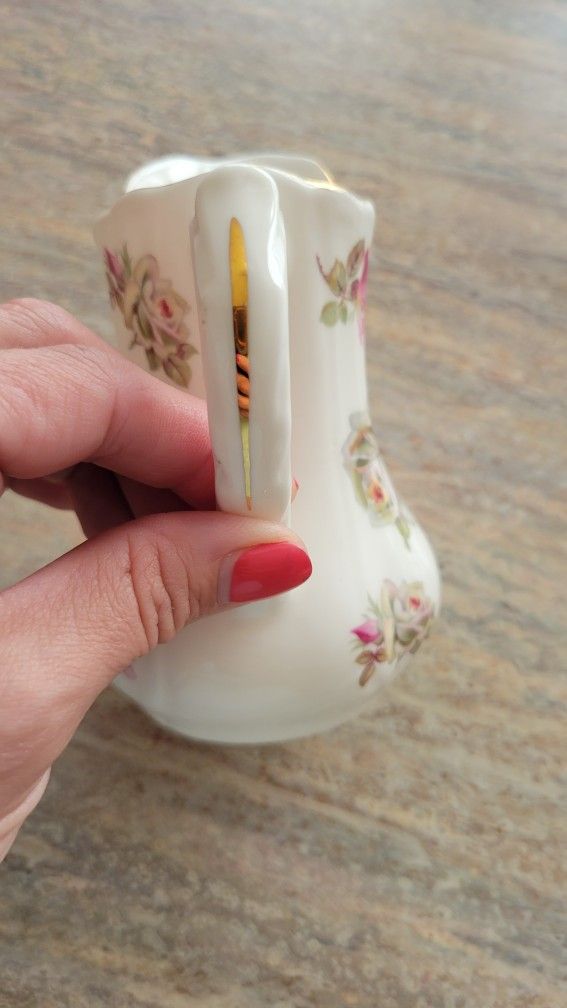 New Michael David China By Staffordshire Fine Bone China Small Pitcher CREAMER