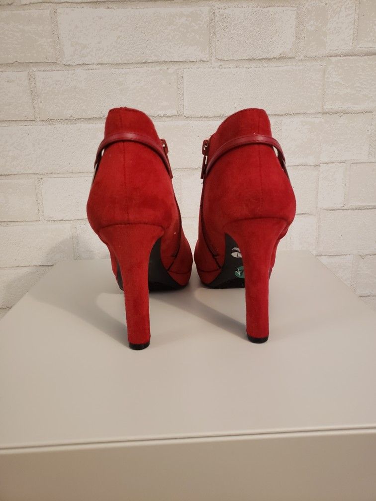 Impo Tootie Red Faux Suede Ankle Booties Heeled Boots Size 7.5